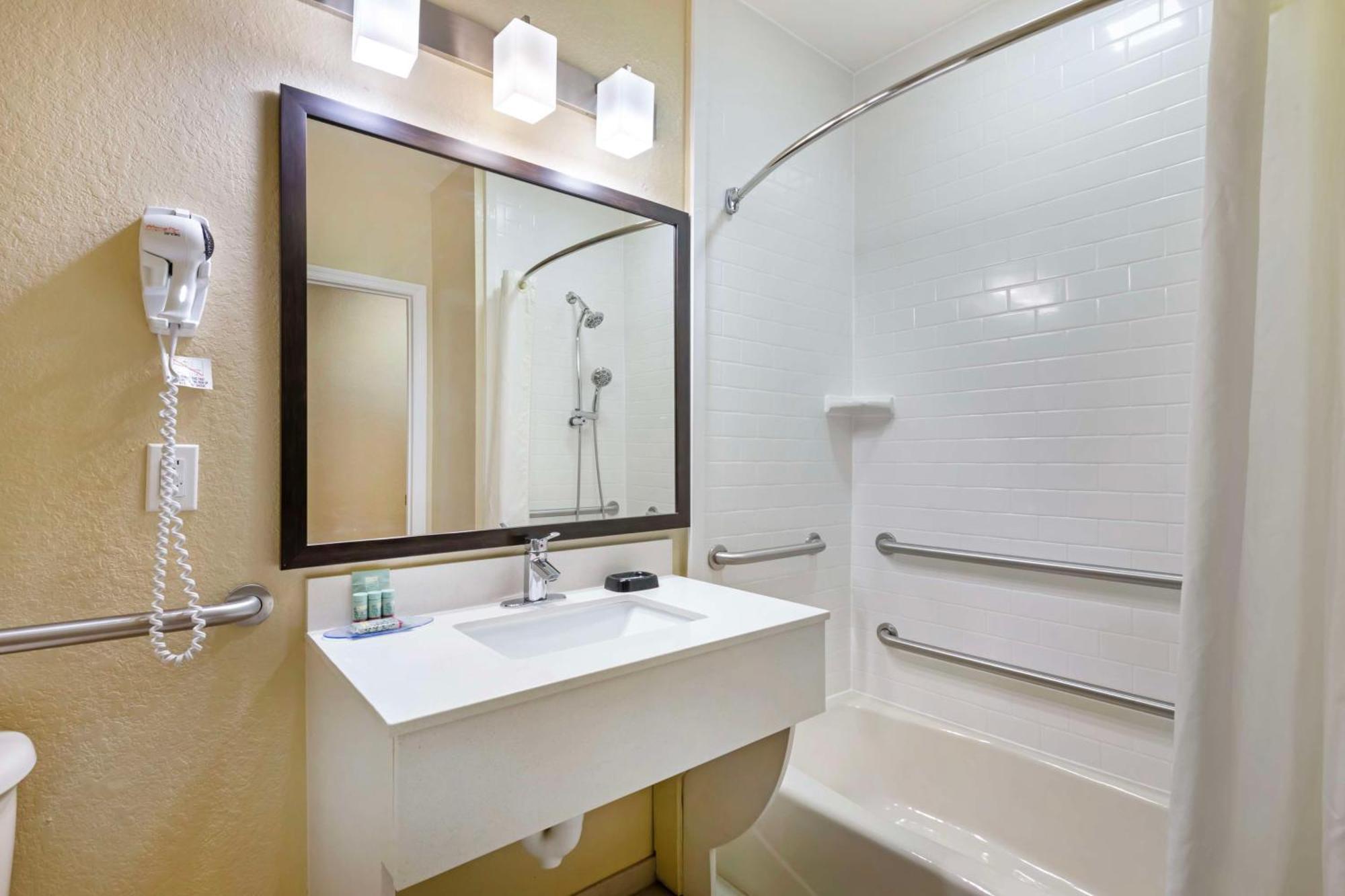 Best Western Edgewater Inn Esterno foto